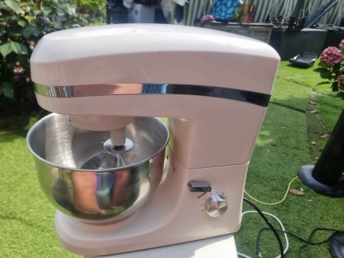 Stand mixer