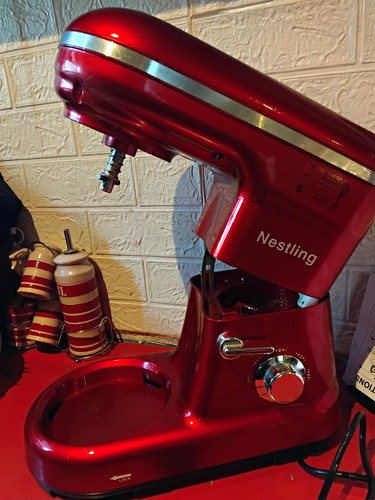 Nestling red standalone stand - red,